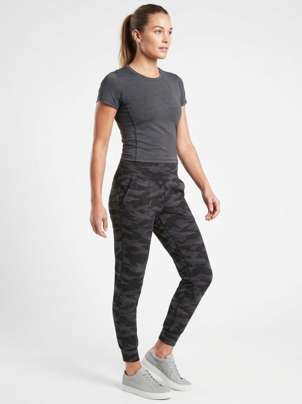 Athleta $89 Salutation Jogger Camo High Rise XS
